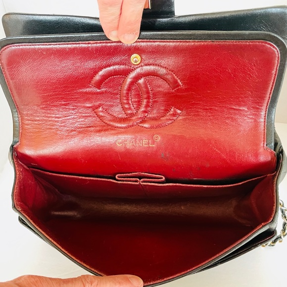 Chanel Classic Double Flap Black Lambskin Bag Vintage - Picture 4 of 16